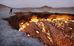 Door-to-Hell-Derweze-Turkmenistan
